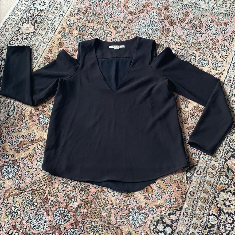 Cold Shoulder blouse. - Picture 1 of 3